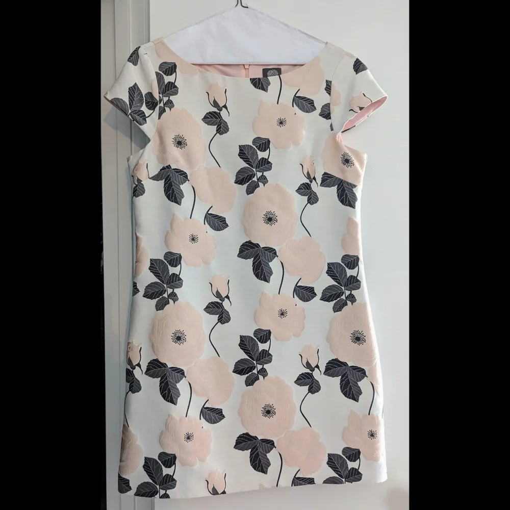 Vince Camuto Cap Sleeve Jacquard Shift Dress - Picture 4 of 5